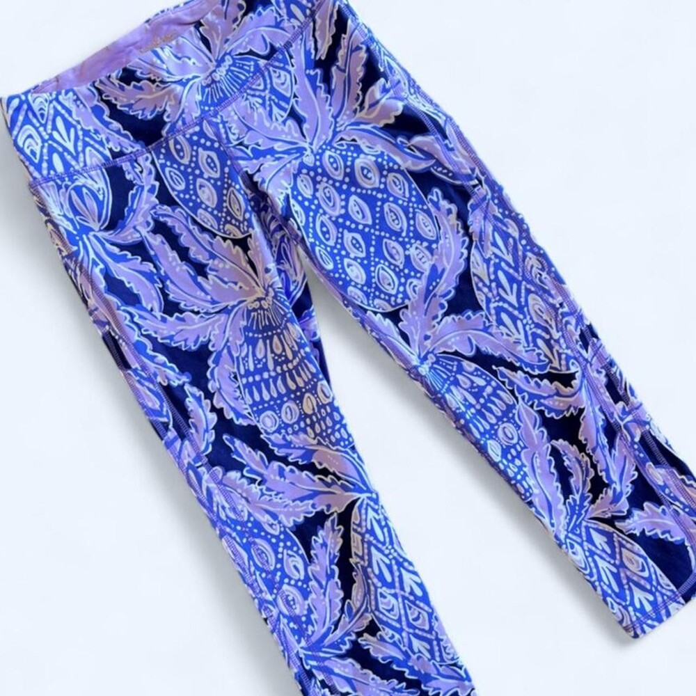 Lilly Pulitzer purple and blue floral and leaf pattern leggings in a S #activewe